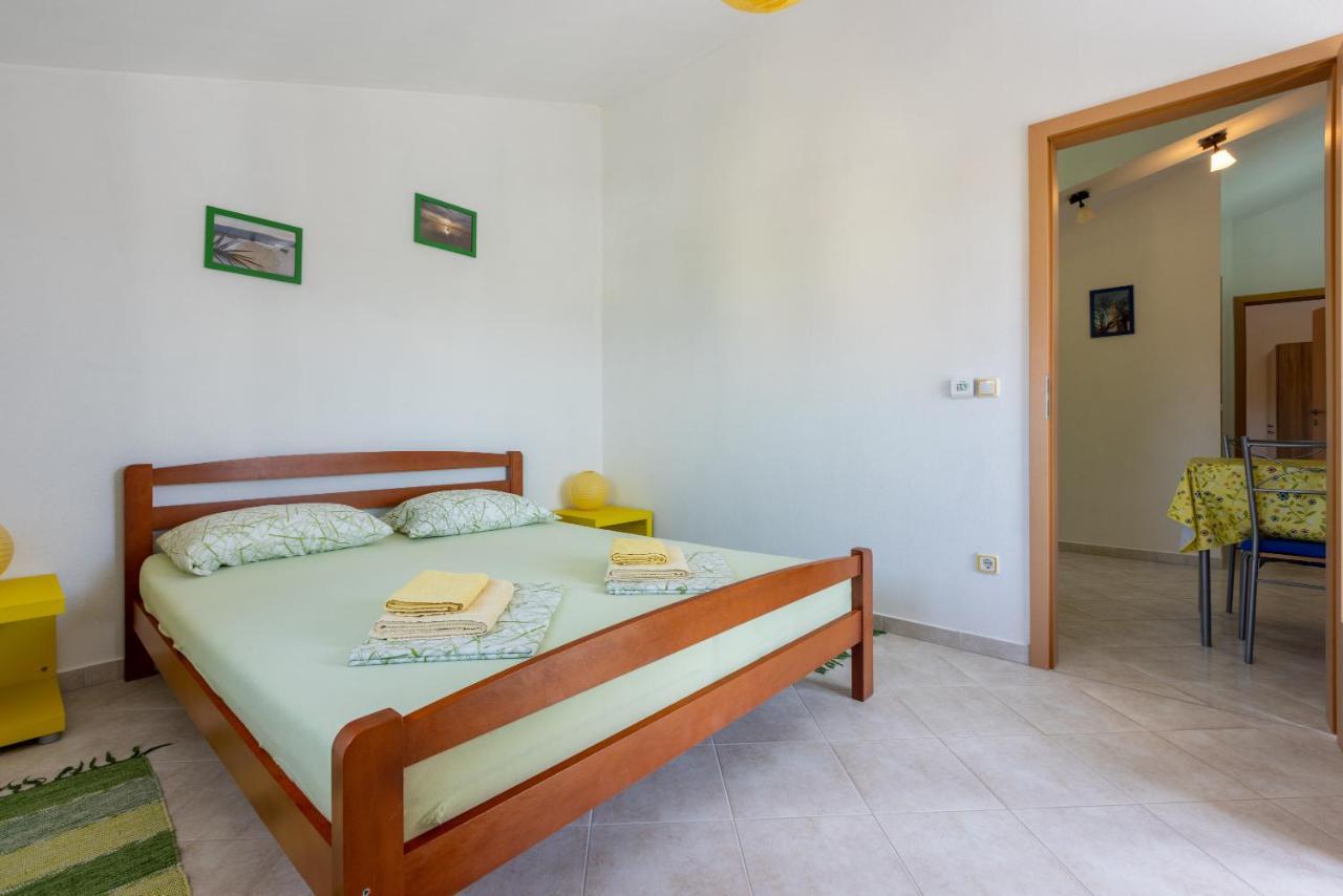 Apartmani Jaric Novi Vinodolski Exterior foto